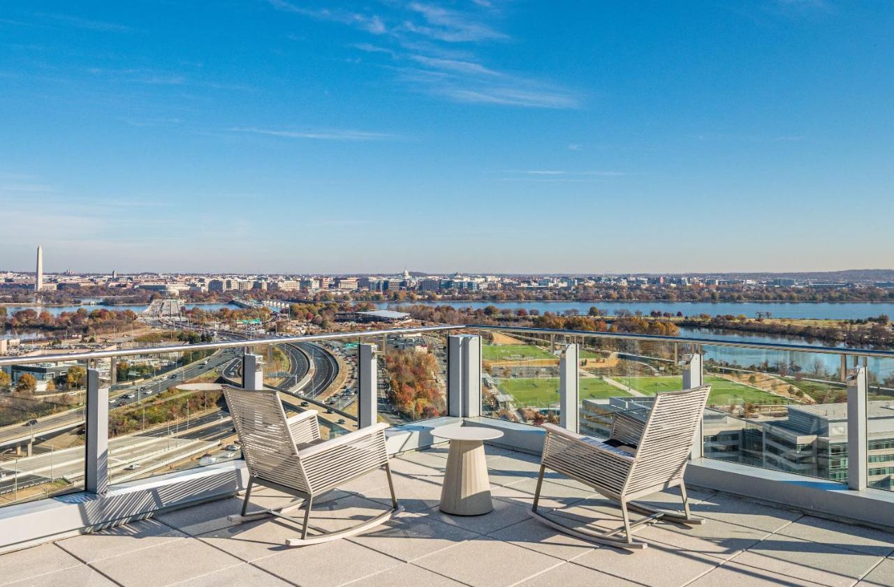 Global Luxury Suites Crystal City Arlington Exterior foto